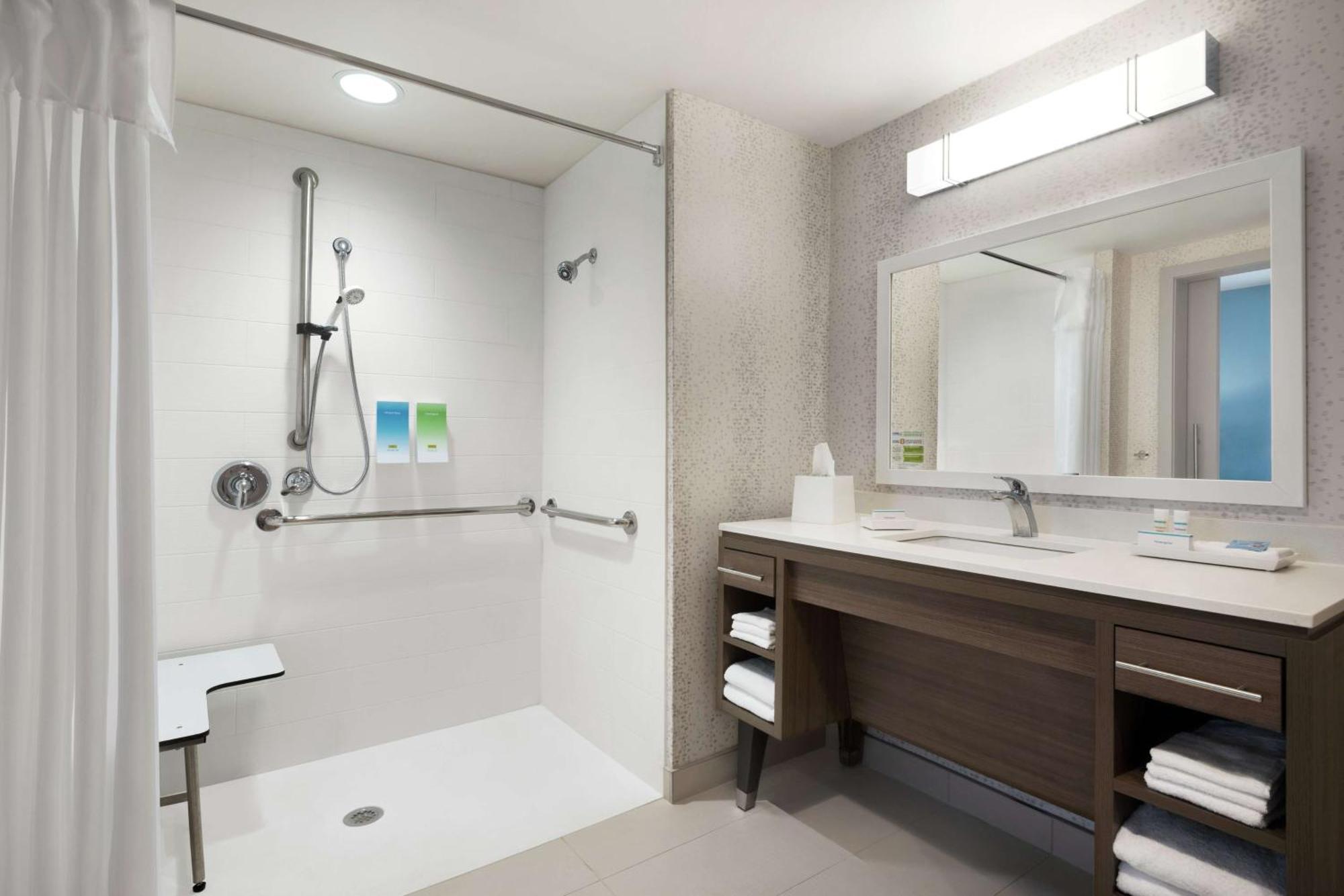 Home2 Suites By Hilton Brooklyn Park Minneapolis Bagian luar foto