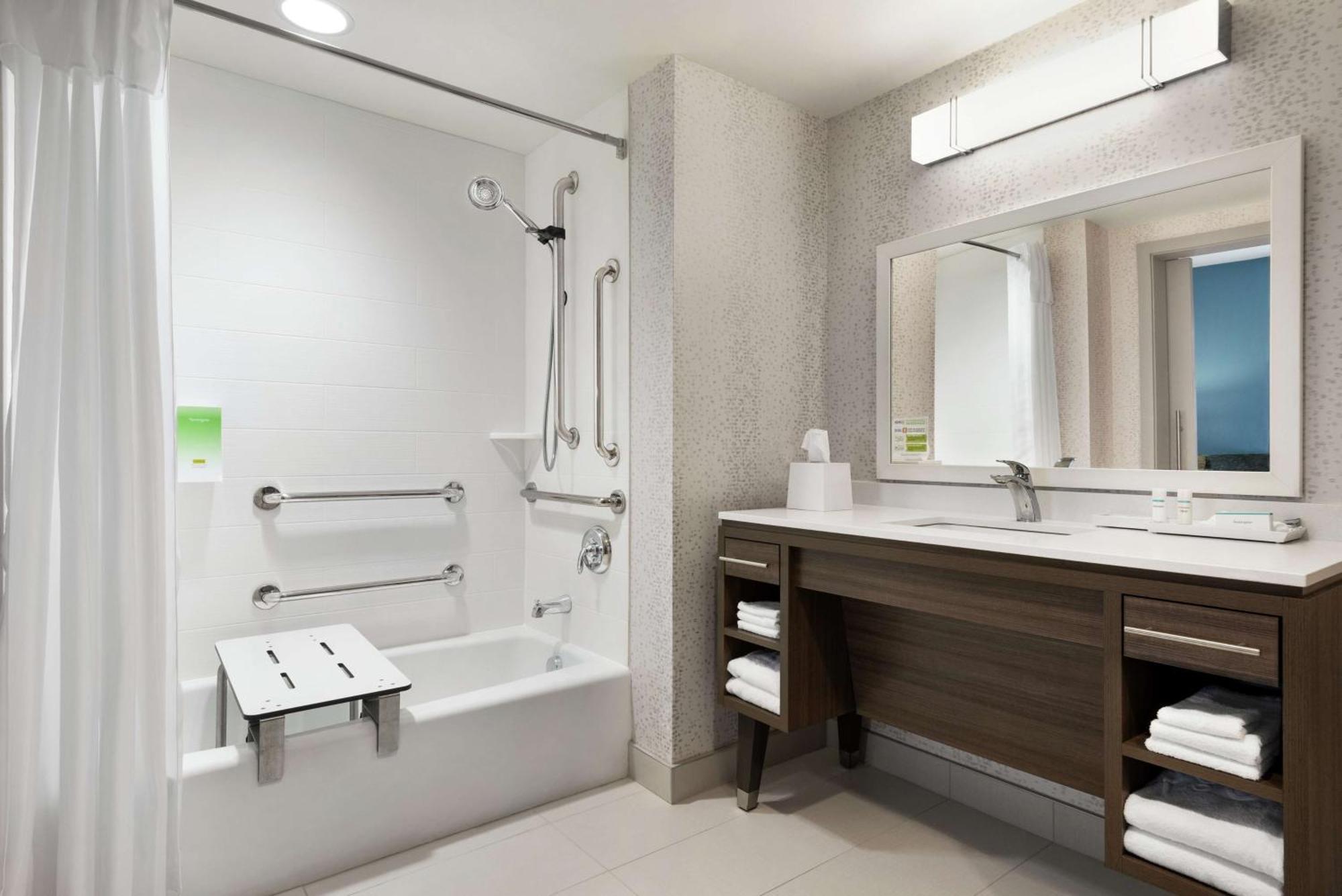 Home2 Suites By Hilton Brooklyn Park Minneapolis Bagian luar foto
