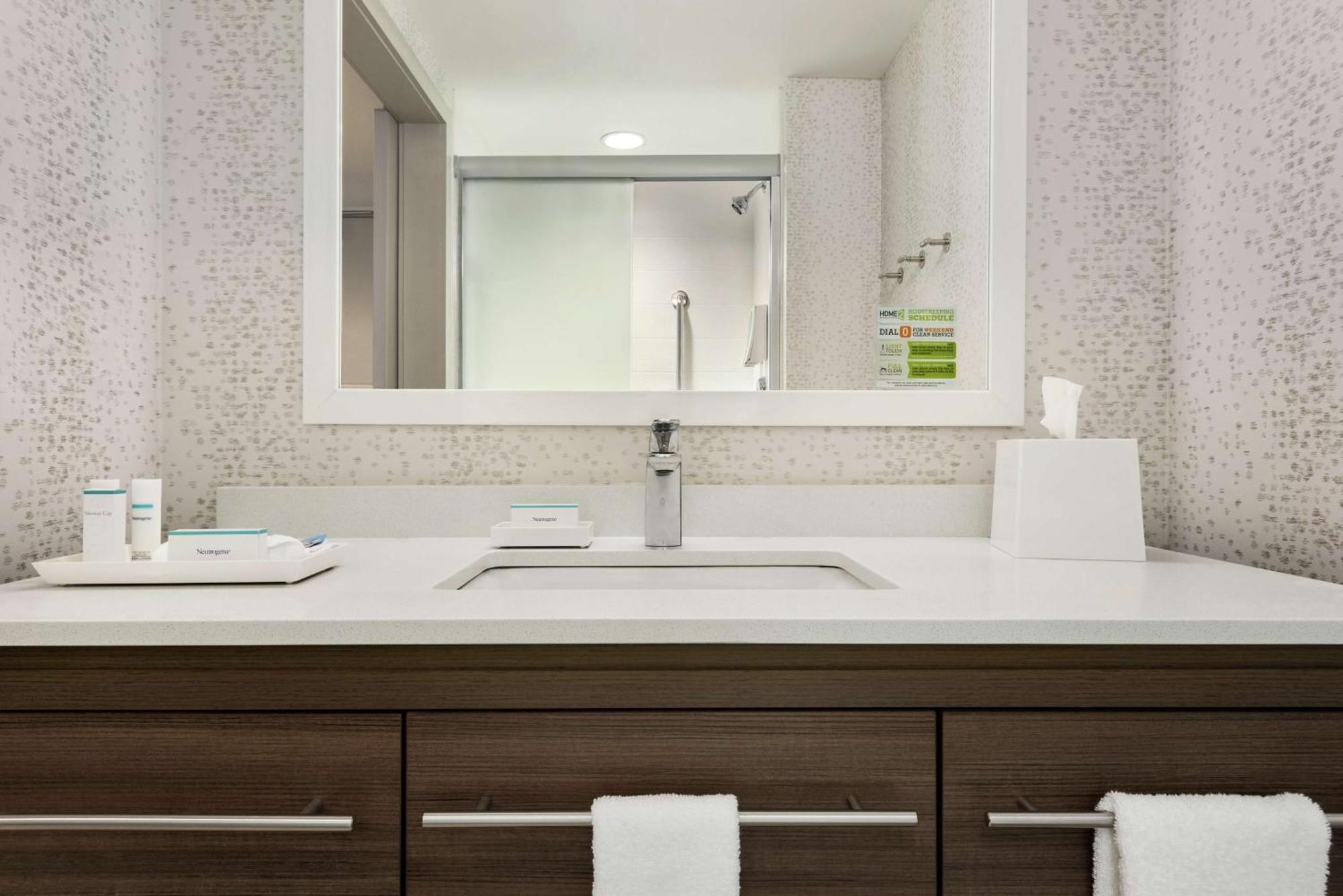 Home2 Suites By Hilton Brooklyn Park Minneapolis Bagian luar foto